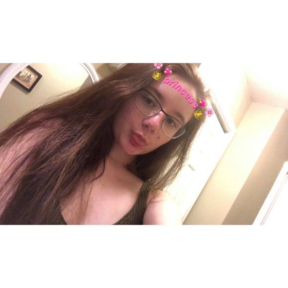 Meet your Posher, Danielle - Picture 1 of 1